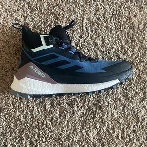 BRAND NEW IN BOX Adidas TERREX FREE HIKER 2 GORE-TEX HIKING SHOE